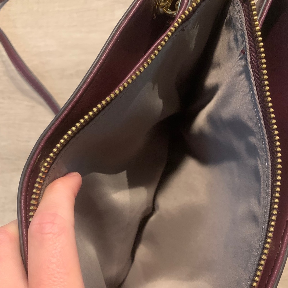 Anne Klein toggle folio crossbody - Picture 4 of 5